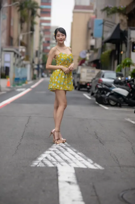NO.090 湘芹 性感短裙 高跟美腿外拍 27