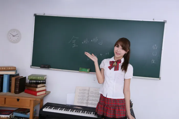 NO.060  金娜娜 学生制服 高跟美腿棚拍 10
