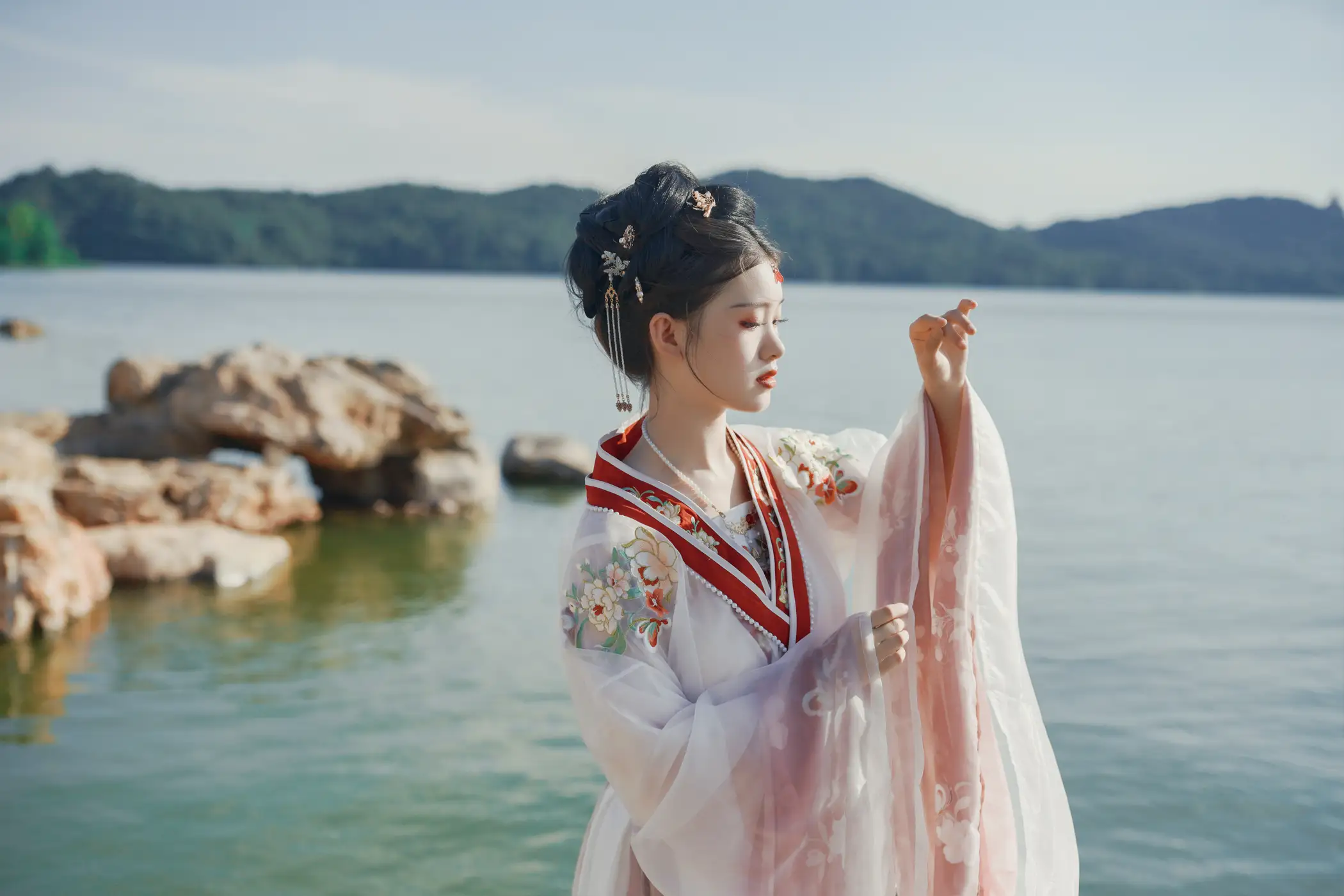 2022.08.14 Vol.1706 – 总有人间一两风 15
