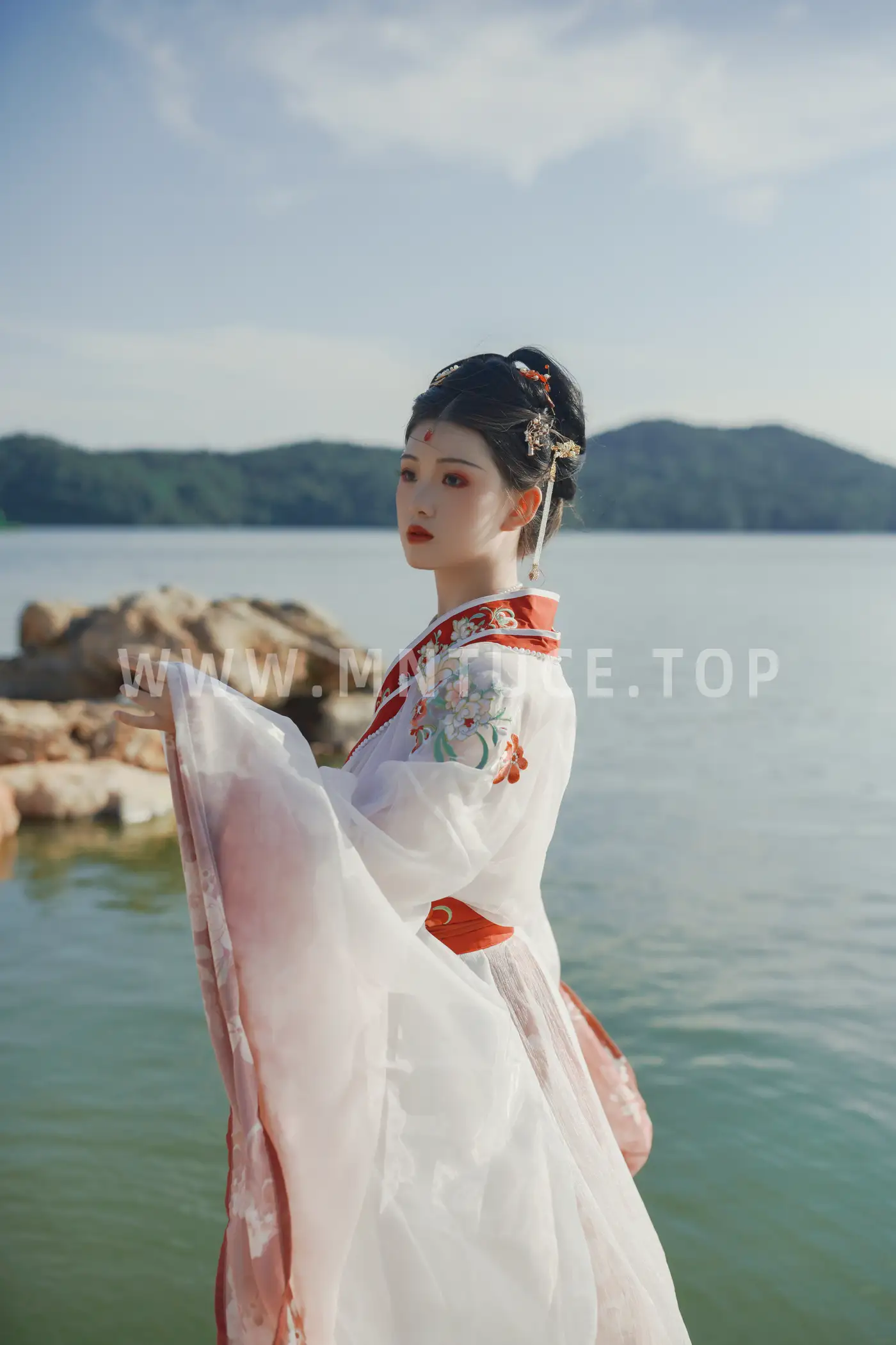 2022.08.14 Vol.1706 – 总有人间一两风 18