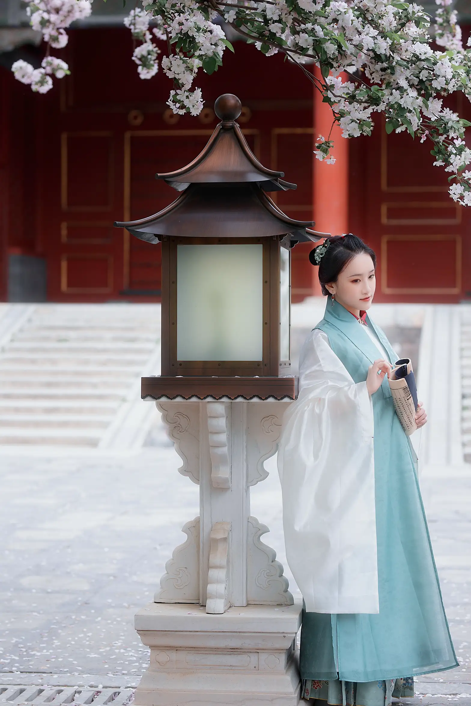 2021.08.30 Vol.194 – 花想容 3