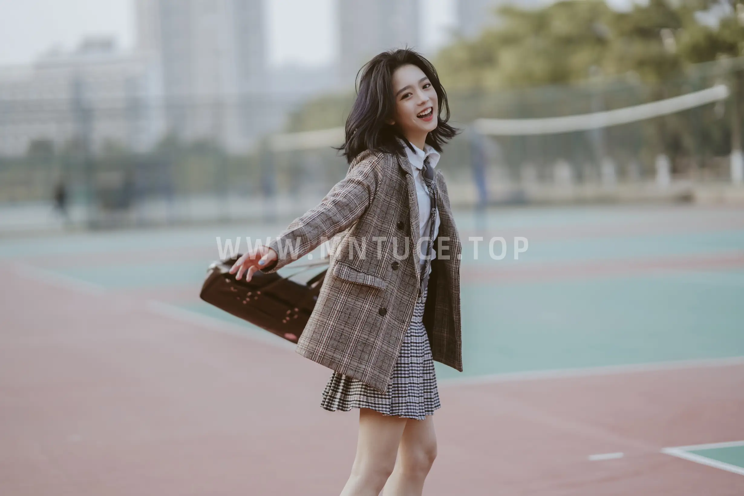 2022.05.22 Vol.0955 – 你的眼中明暗交杂一笑生花 14