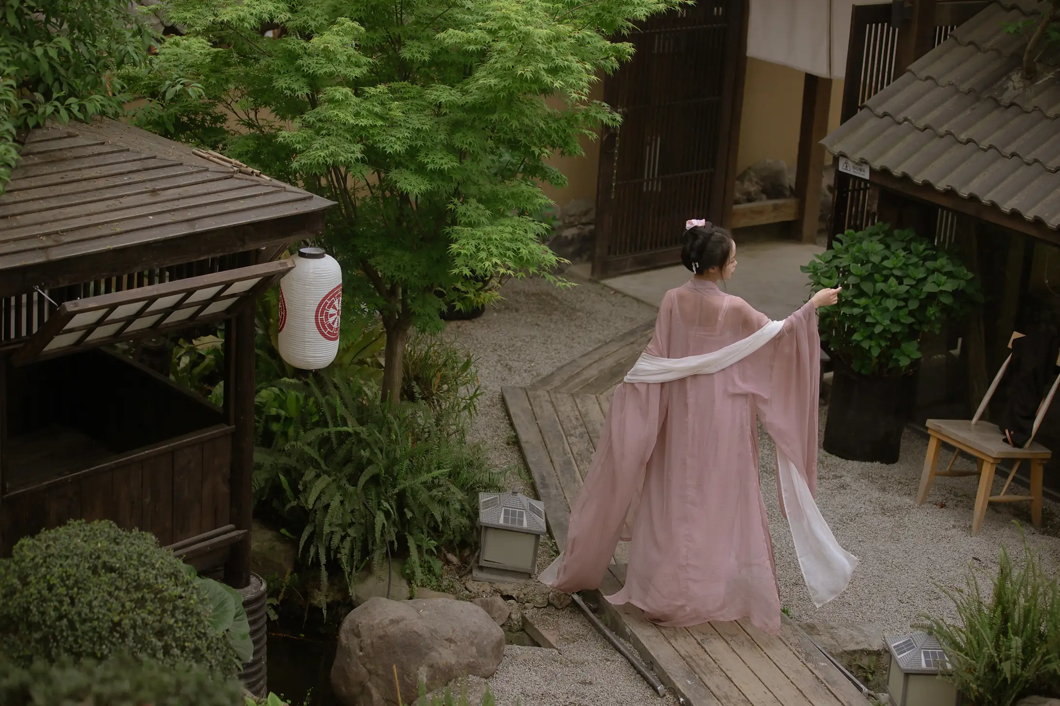 2022.08.15 Vol.1707 – 春日宴 10