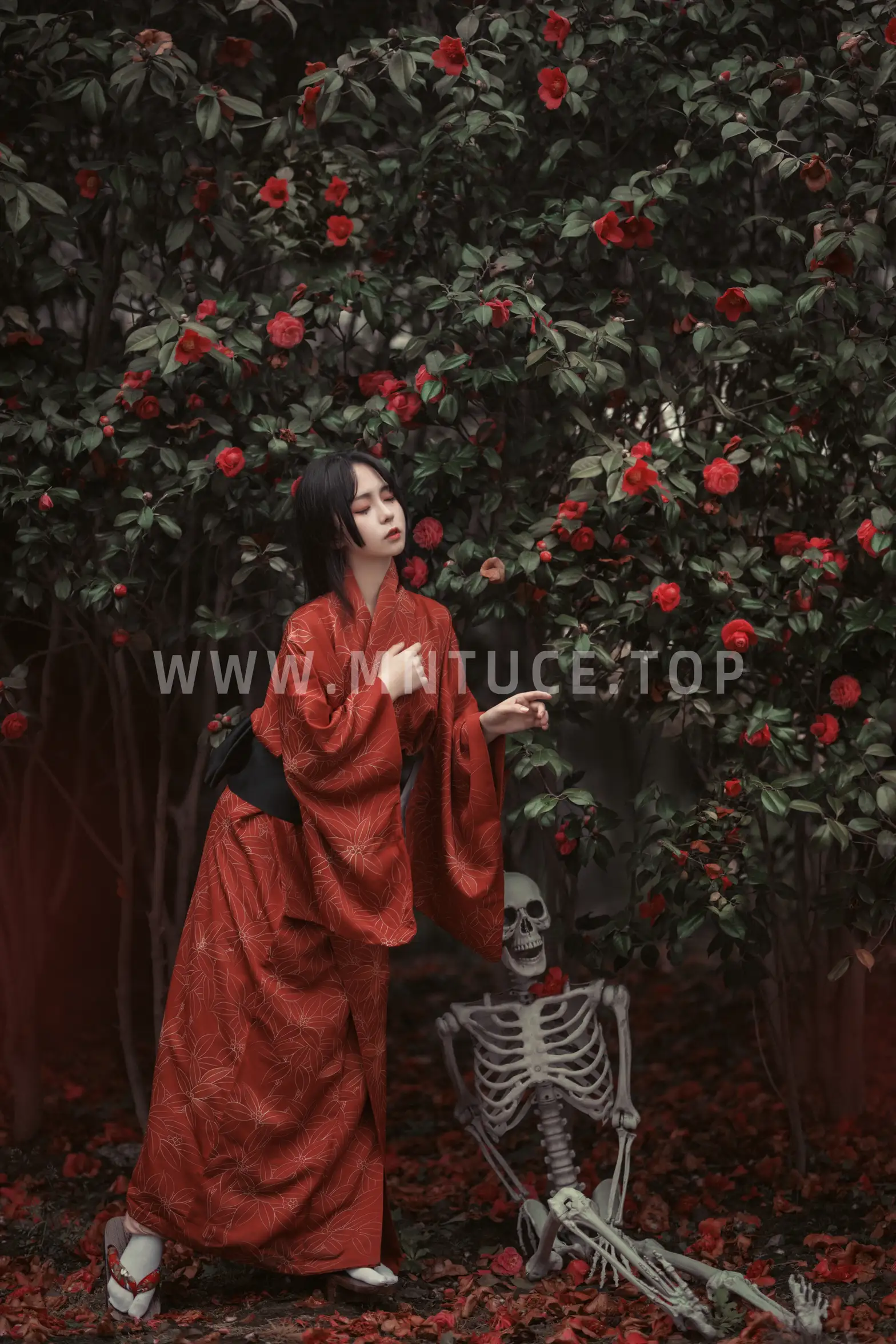 2022.07.31 Vol.1594 – 葬花 18