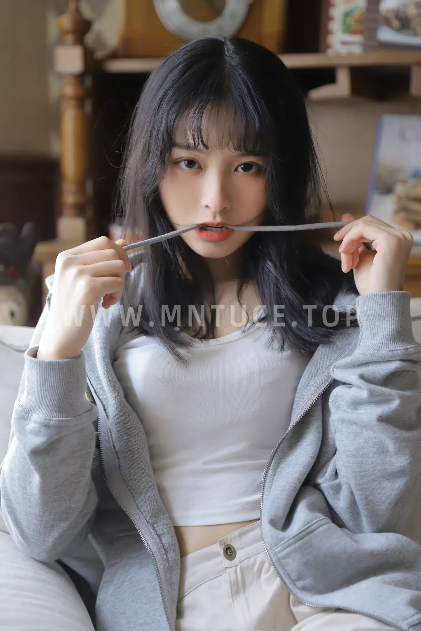 2022.08.01 Vol.1599 – 灰色轨迹 - 18