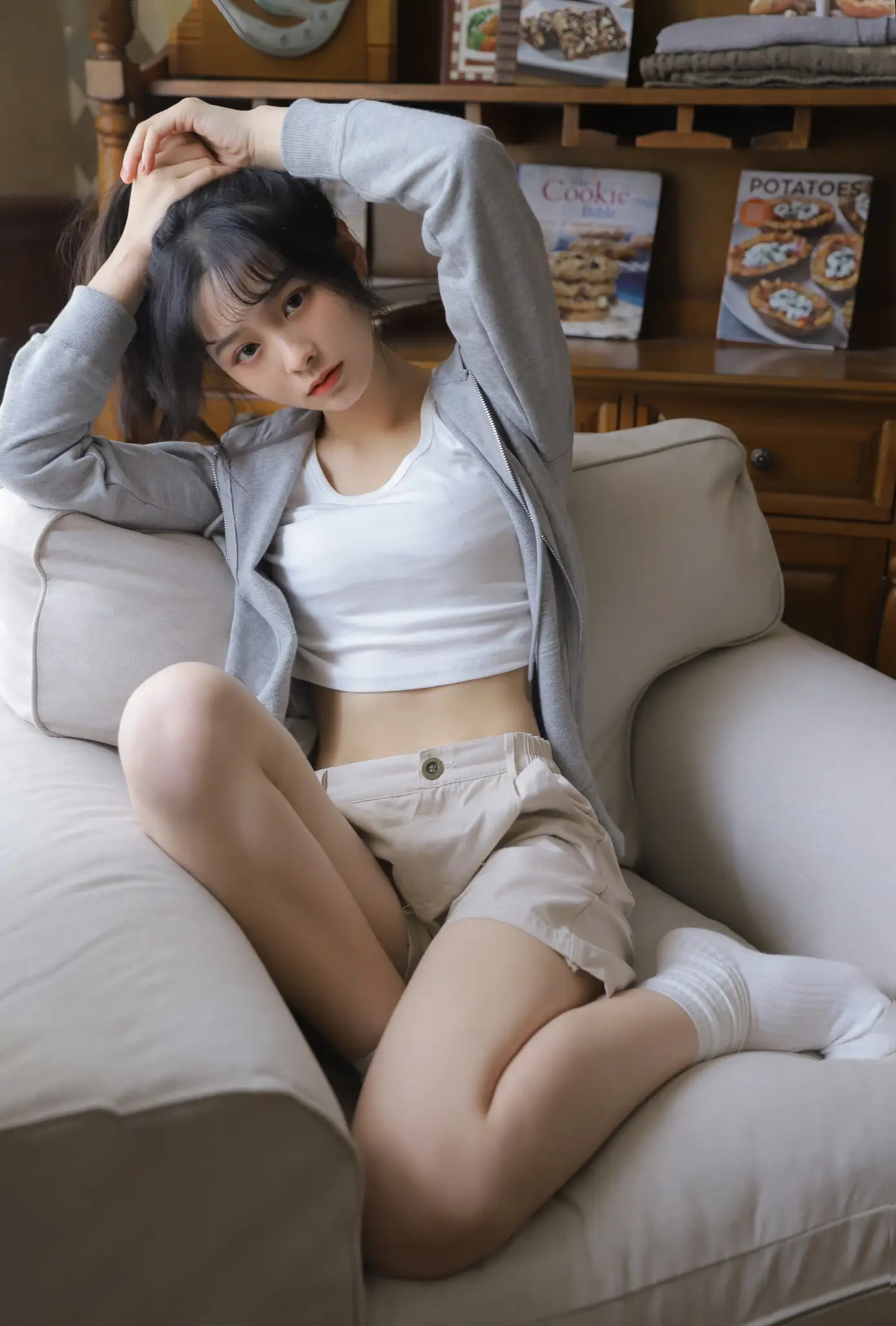 2022.08.01 Vol.1599 – 灰色轨迹 - 21