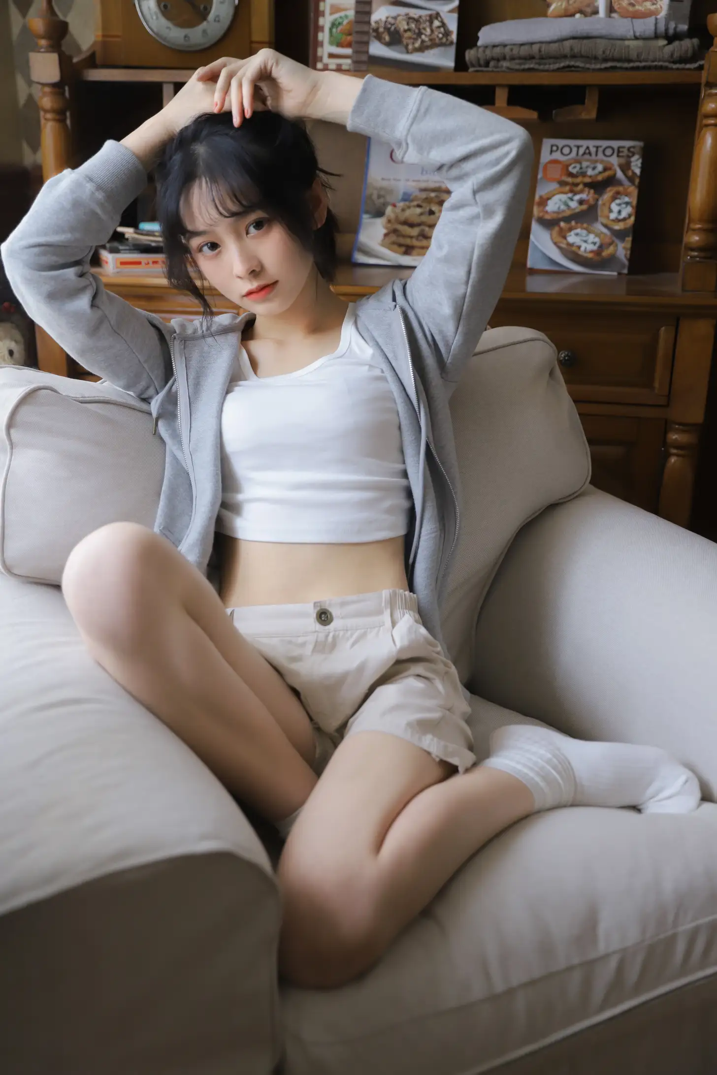 2022.08.01 Vol.1599 – 灰色轨迹 - 22
