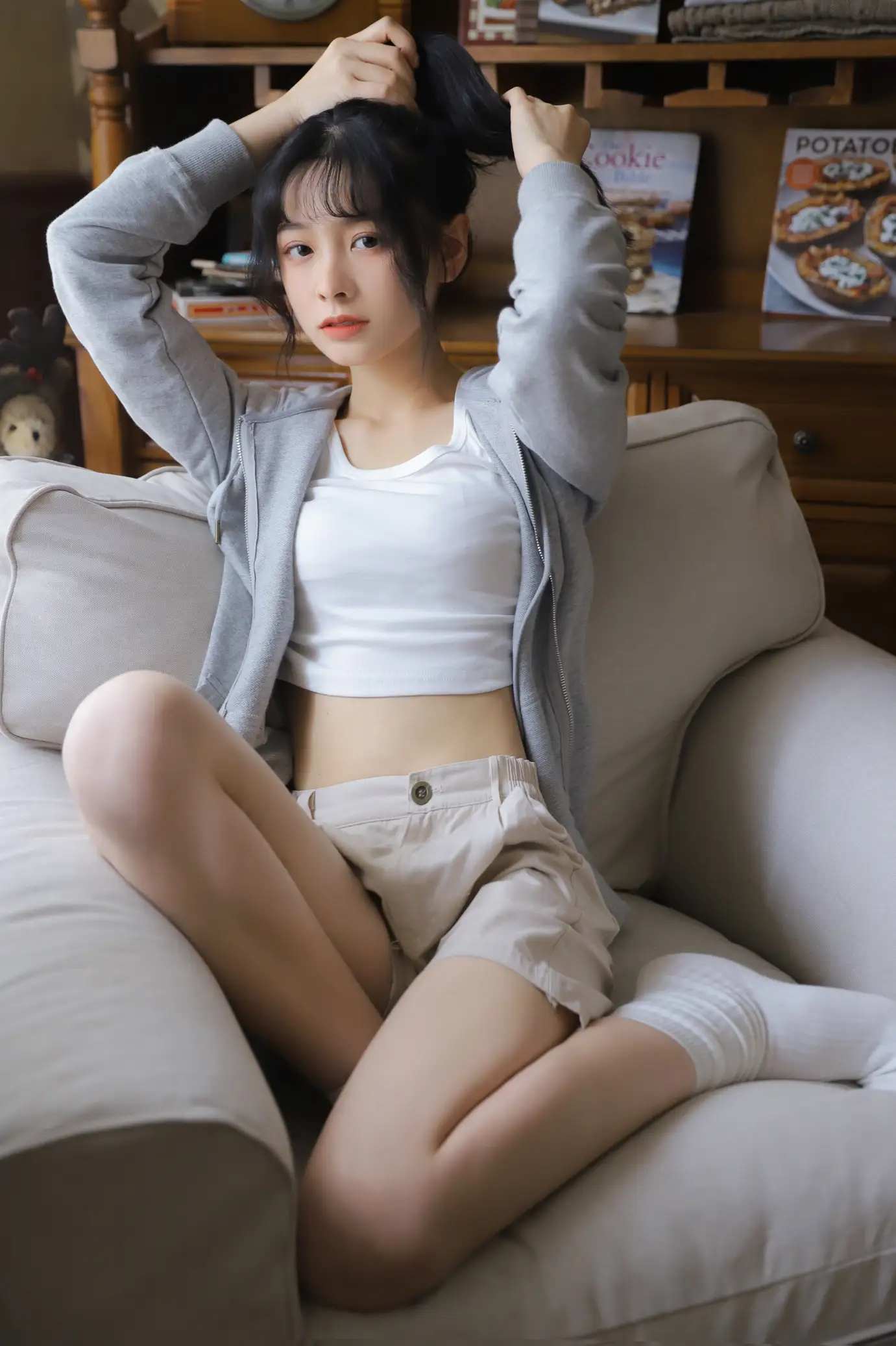 2022.08.01 Vol.1599 – 灰色轨迹 - 4