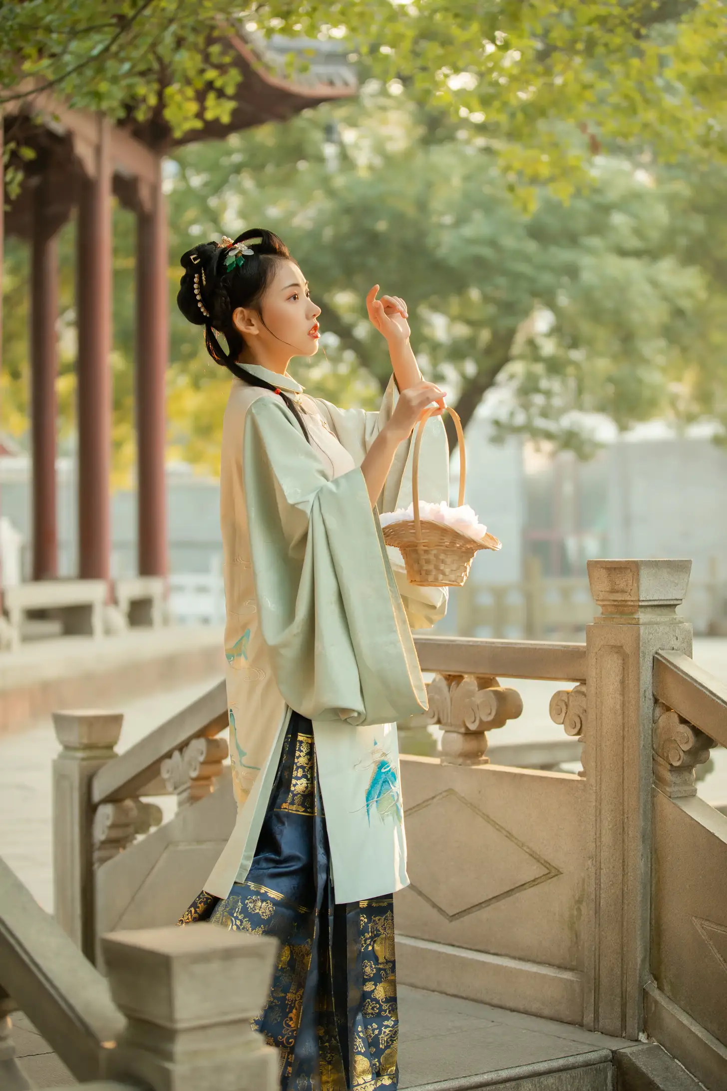 2022.08.28 Vol.1808 – 春雨杏花急急落 4