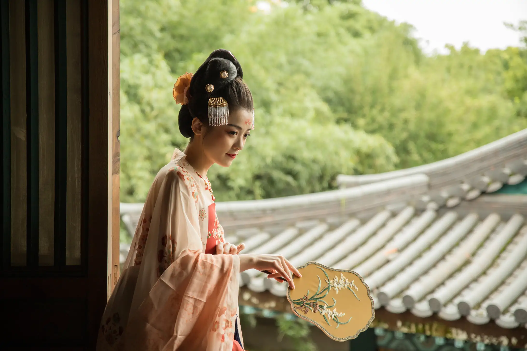 2022.07.06 Vol.1395 – 阙楼霓裳 11