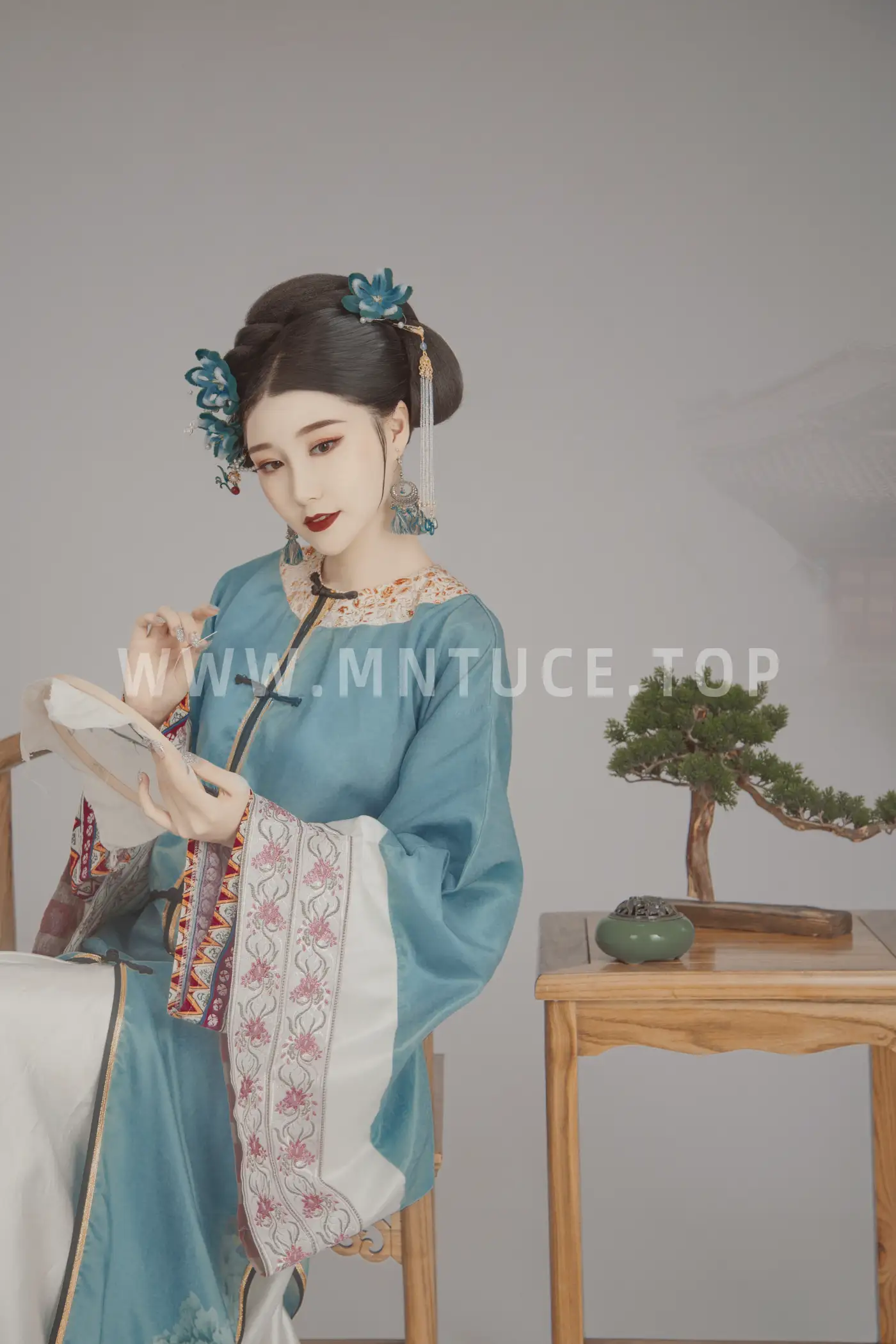 2022.01.21 Vol.691 – 云鬓翠 20