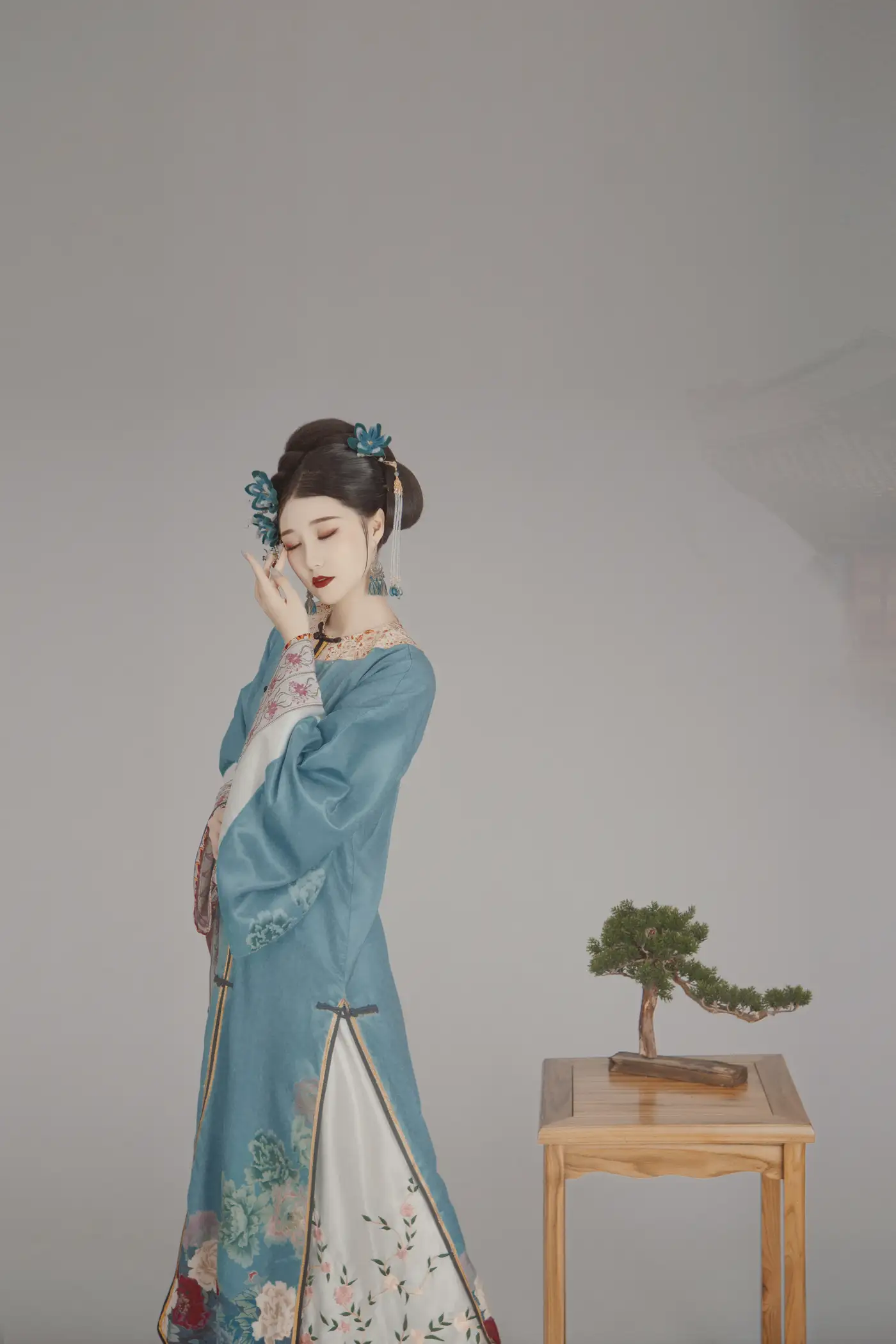 2022.01.21 Vol.691 – 云鬓翠 21