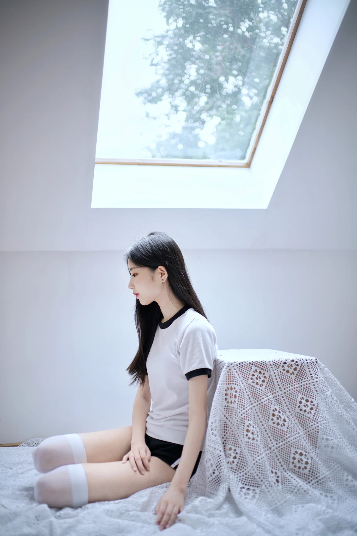 2022.12.29 Vol.2785 – 阁楼里的素白 4