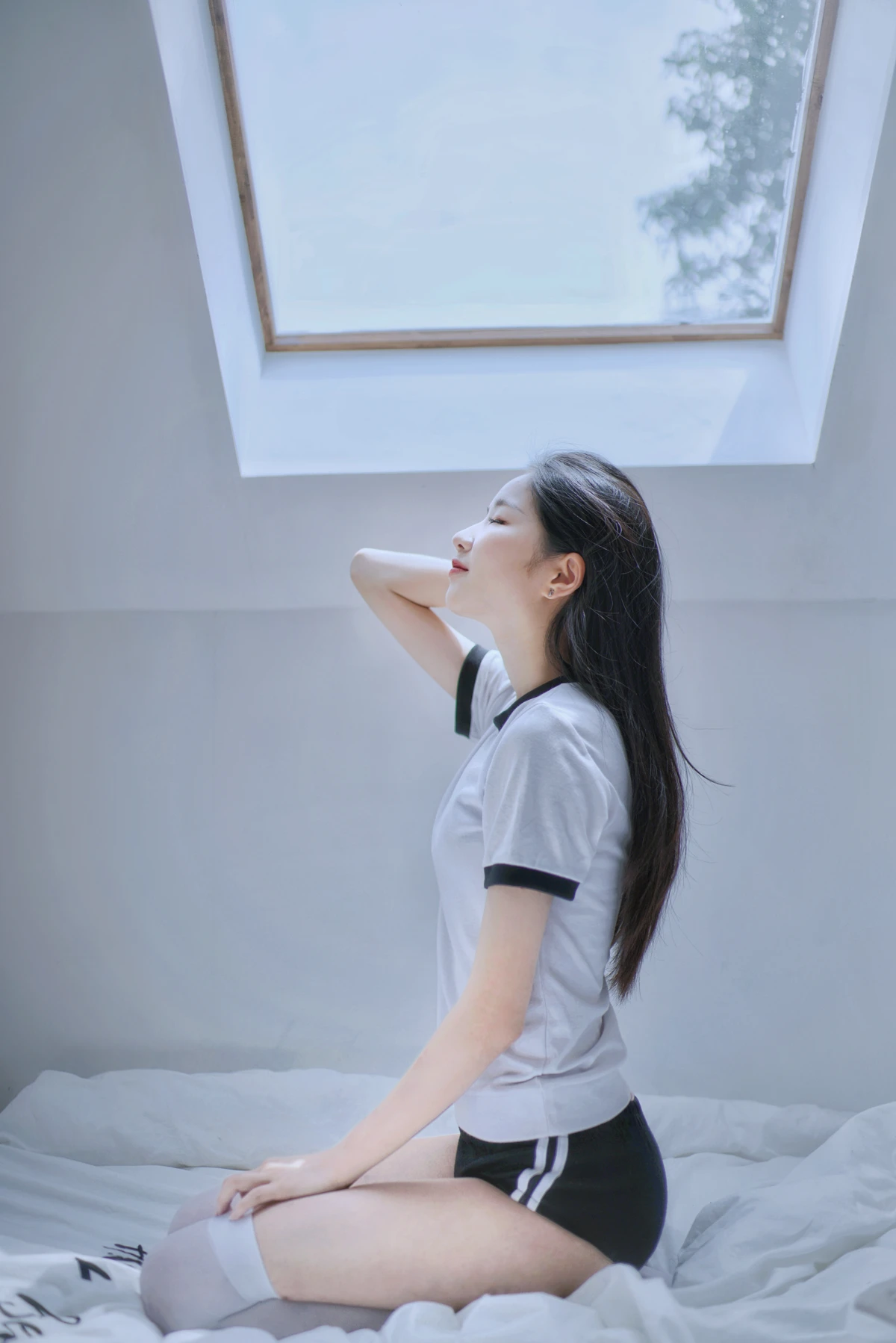 2022.12.29 Vol.2785 – 阁楼里的素白 6