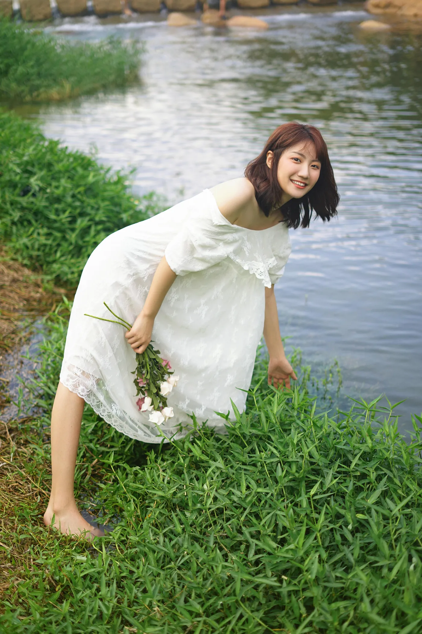 2022.12.01 Vol.2572 – 河边戏水 5