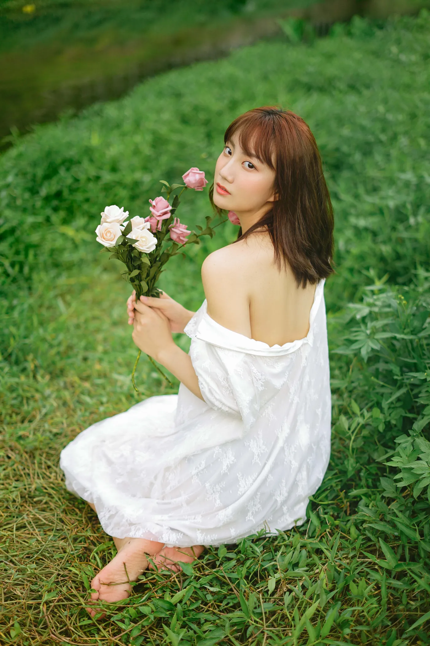 2022.12.01 Vol.2572 – 河边戏水 9