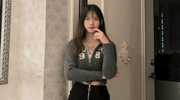 [国产片] 台湾IG小网红女仆装诱惑视频泄密！露脸口交娇俏撩人 性感蜜臀被打桩猛操淫水四溢！ OL