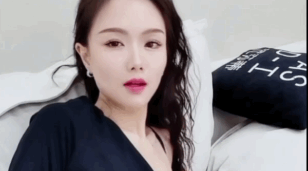 [国产片] 小泡泡_美女舞蹈老师！S型身材一字马！~激情裸舞~道具自慰 丝袜,性感内衣,性玩具,自慰,自拍
